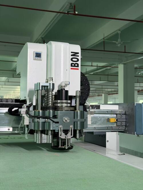 Τελευταίες εταιρικές λύσεις σχετικά με ΙΒ1625 εξατομικευμένη μηχανή κοπής για εργοστάσιο συσκευασίας