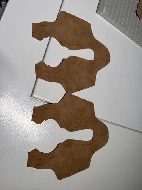 Τελευταίες εταιρικές λύσεις σχετικά με Η μηχανή σήμανσης άνω των παπουτσιών IBON για τη βιομηχανία υποδημάτων.