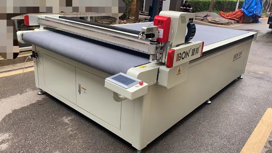 Καλή τιμή Μηχανή κοπής συμπιεσμάτων 2500 x 1600 mm με ταλαντώμενη λεπίδα μαχαιριού και τρύπα για την κατασκευή παπουτσιών σε απευθείας σύνδεση